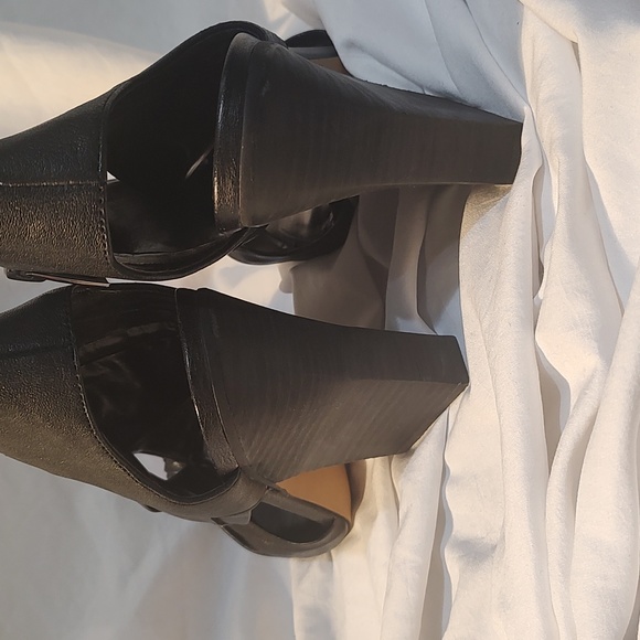 New Vince Camuto leather peep toe slingback block heel sandals - Picture 4 of 9